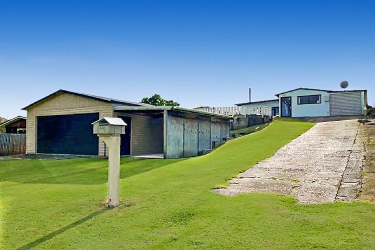 Photo of property in 15 Mack Street, Foxton Beach, Foxton, 4815