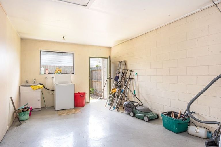 Photo of property in 2/61 Caledonian Road, St Albans, Christchurch, 8014