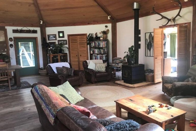 Photo of property in 272 Uruwhenua Road, Upper Takaka, Takaka, 7183