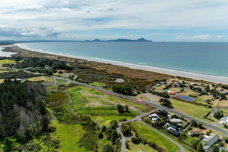 Photo of property in 806 Cove Road, Waipu, 0582