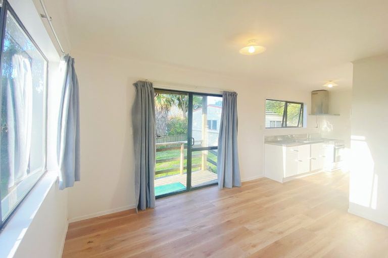 Photo of property in 49 Rosier Road, Glen Eden, Auckland, 0602