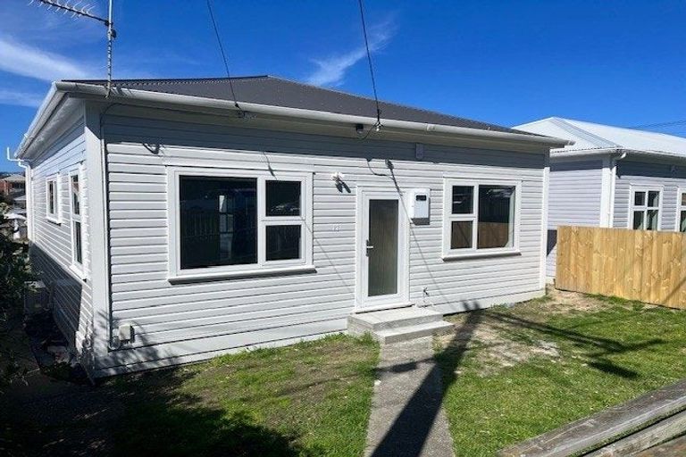 Photo of property in 21 Queens Drive, Kilbirnie, Wellington, 6022