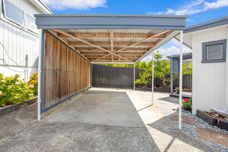 Photo of property in 52 Bay Street, Red Beach, 0932