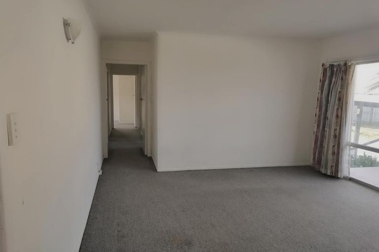 Photo of property in 1/30 Bruce Road, Glenfield, Auckland, 0629