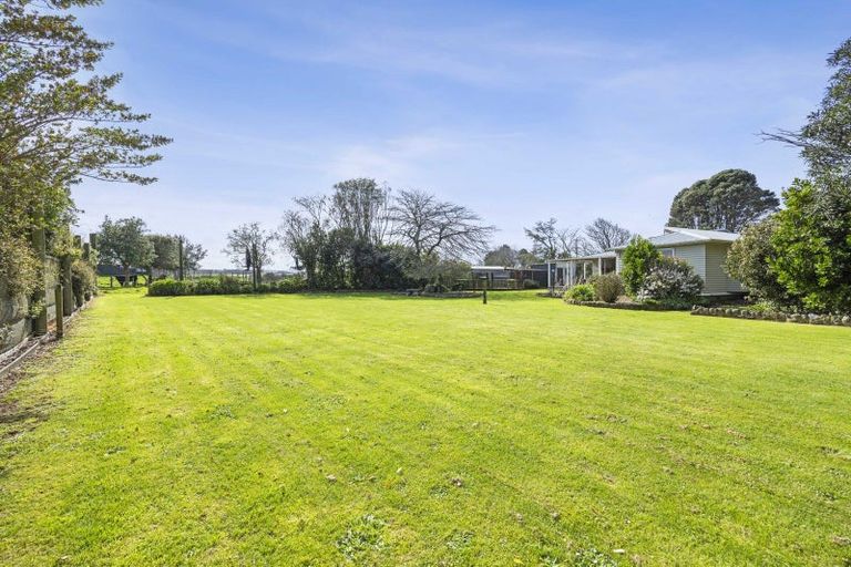 Photo of property in 235 Manutahi Road, Manutahi, Patea, 4598