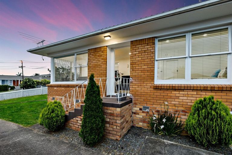 Photo of property in 1/21 East Coast Road, Milford, Auckland, 0620