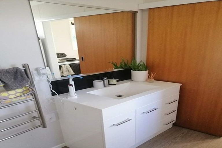 Photo of property in 5 Rennell Street, Frankleigh Park, New Plymouth, 4310