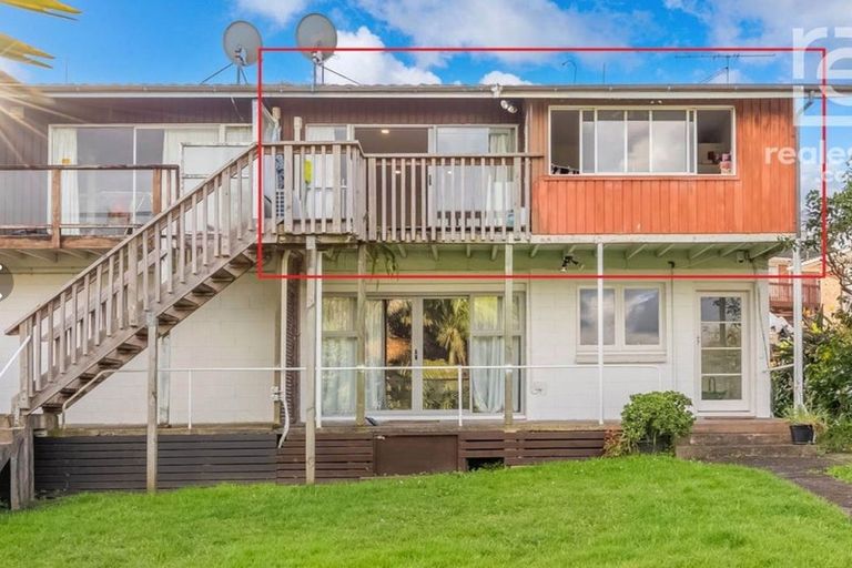 Photo of property in 2/18 Fowler Street, Northcote, Auckland, 0627