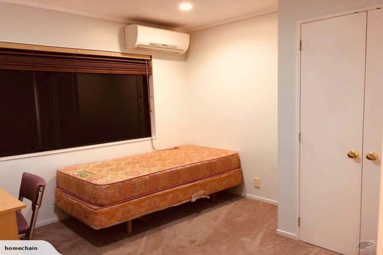 Photo of property in 64a Lynwood Road, New Lynn, Auckland, 0600