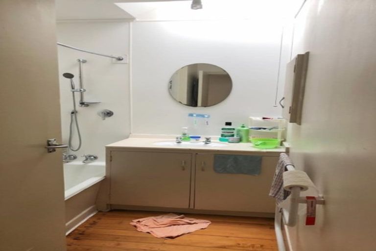 Photo of property in 26 Netherlands Avenue, Kelston, Auckland, 0602