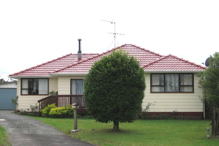 Photo of property in 13 Foyle Place, Glendene, Auckland, 0602