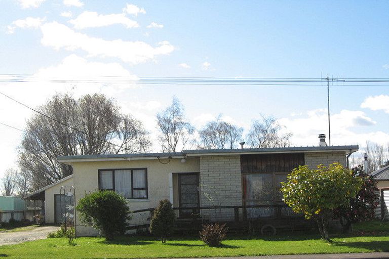 Photo of property in 27 Francis Drake Street, Waipukurau, 4200