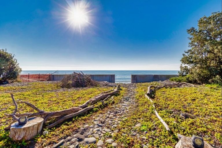 Photo of property in 35 Clifton Road, Haumoana, 4102