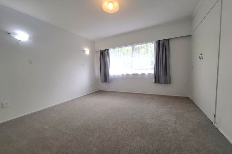 Photo of property in 2/12 Lydia Avenue, Northcote, Auckland, 0627