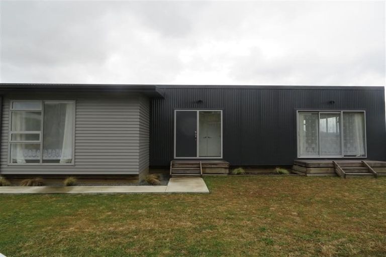 Photo of property in 90 Sunstone Crescent, Timberlea, Upper Hutt, 5018