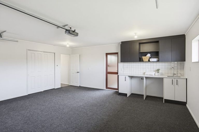 Photo of property in 4 Glen Loch Place, Paraparaumu, 5032