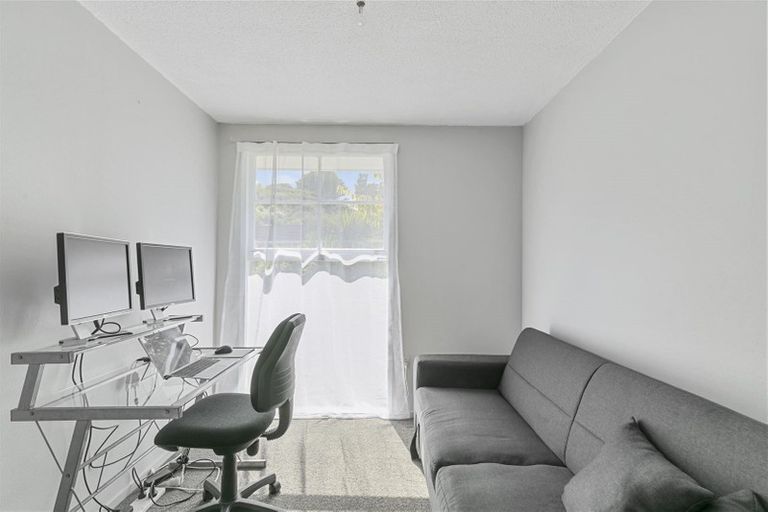 Photo of property in 82 Spinnaker Drive, Whitby, Porirua, 5024