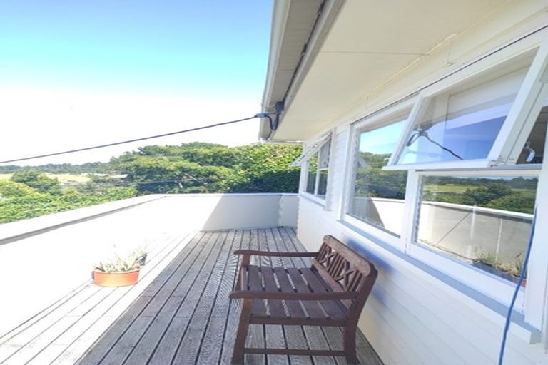 Photo of property in 14 Gurnard Road, Stillwater, Silverdale, 0993