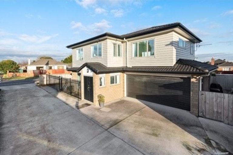 Photo of property in 90a Coronation Road, Hillcrest, Auckland, 0627