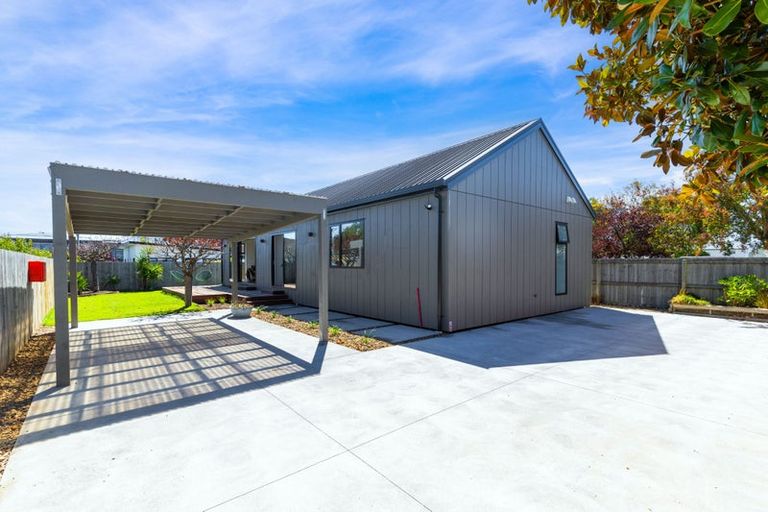 Photo of property in 98a Willryan Avenue, New Brighton, Christchurch, 8083