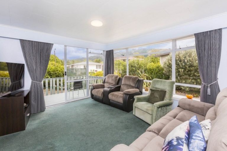 Photo of property in 5 Parera Grove, Heretaunga, Upper Hutt, 5018