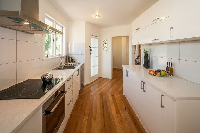 Photo of property in 1/15 Seine Road, Forrest Hill, Auckland, 0620