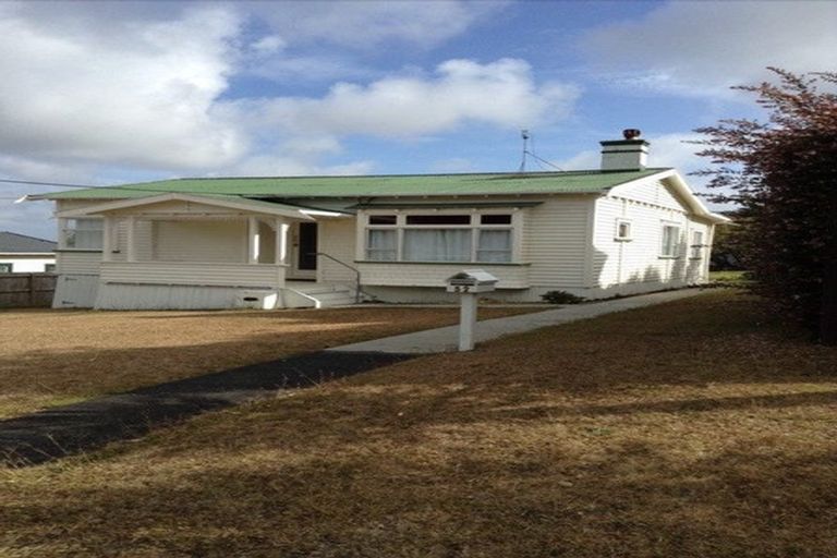 Photo of property in 52 Evans Road, Glen Eden, Auckland, 0602