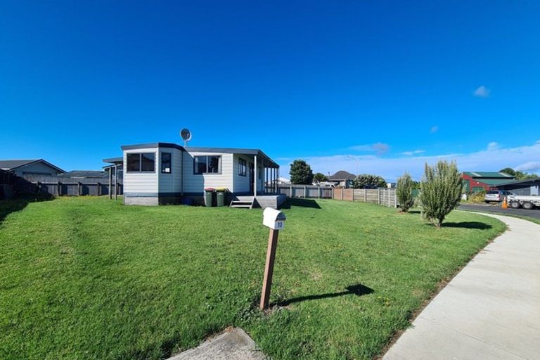 Photo of property in 13 Hickey Place, Opunake, 4616