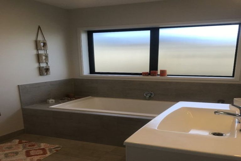 Photo of property in 14 Kuru Place, Papamoa, 3118