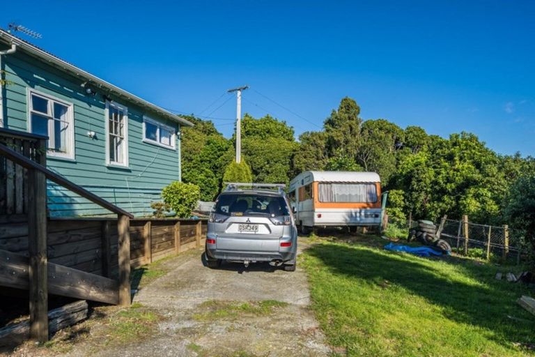 Photo of property in 5 Muri Road, Pukerua Bay, 5026