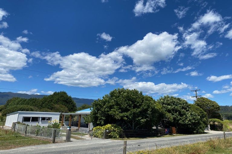 Photo of property in 14 Curries Road, Karamea, 7893