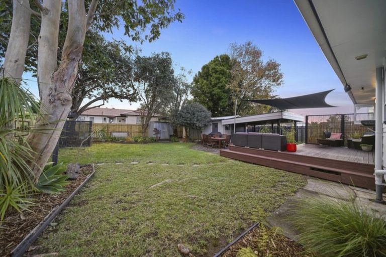 Photo of property in 19 Robert Allan Way, Pakuranga Heights, Auckland, 2010