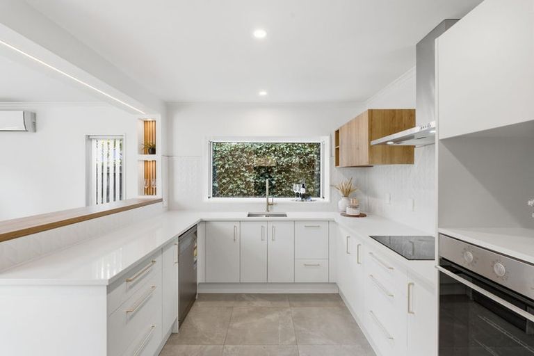 Photo of property in 139 Memorial Avenue, Burnside, Christchurch, 8053