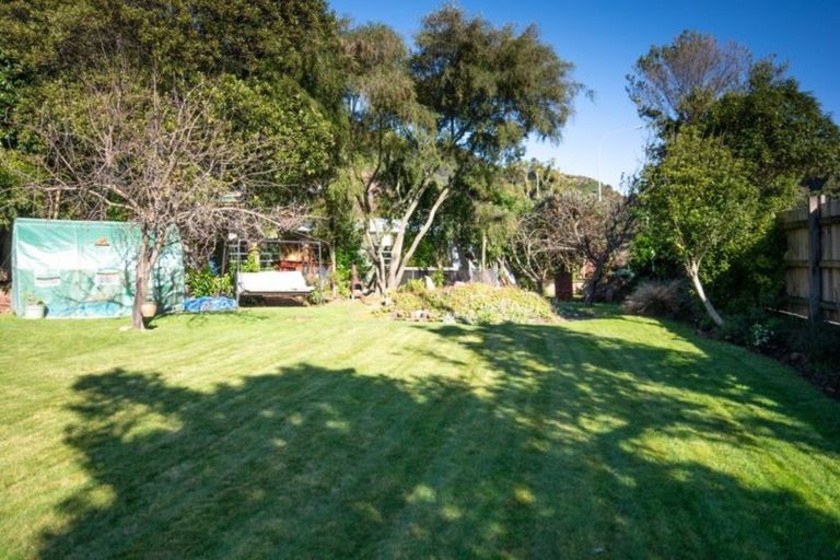 Photo of property in 52 Wairau Road, Picton, 7220