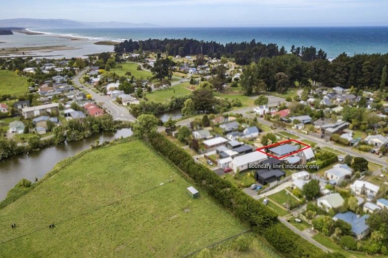 Photo of property in 27 Reserve Road, Waikuku Beach, 7473
