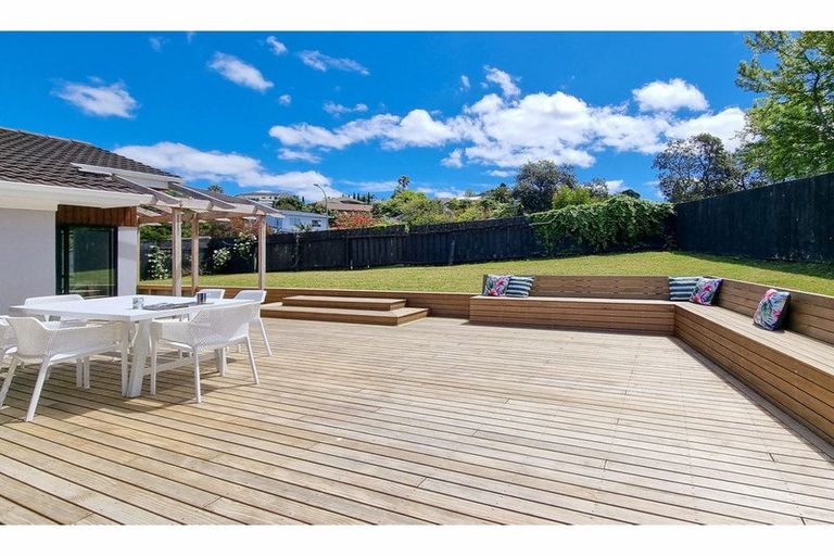 Photo of property in 1 Celina Place, Browns Bay, Auckland, 0630