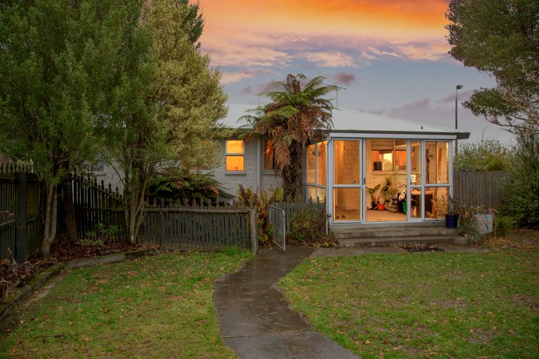 Photo of property in 10b Burnridge Place, Belfast, Christchurch, 8051