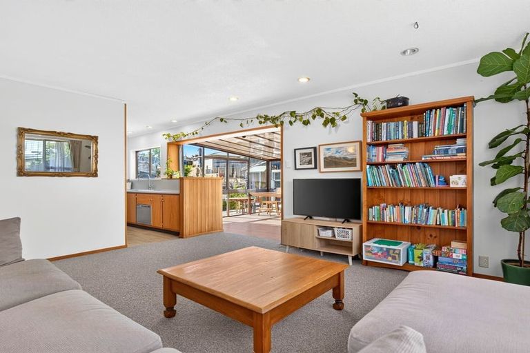 Photo of property in 2/7 Pomelo Road, Te Atatu South, Auckland, 0610