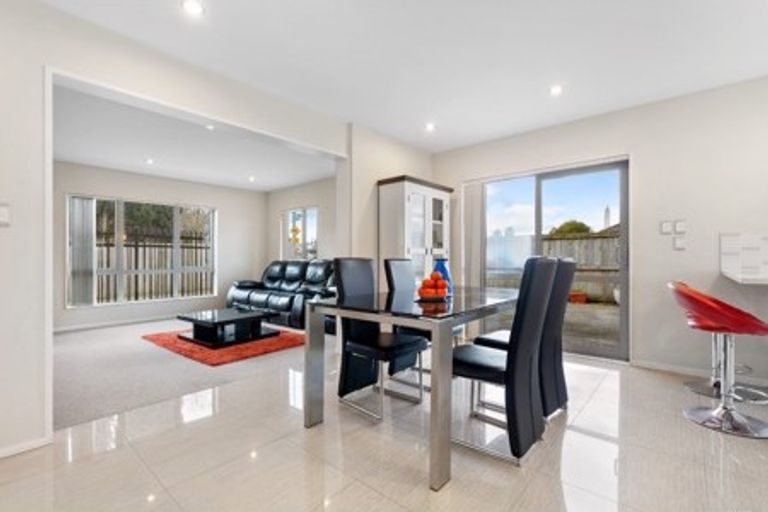 Photo of property in 90a Coronation Road, Hillcrest, Auckland, 0627