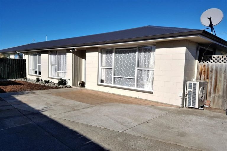 Photo of property in 2/32 Lamorna Road, Parklands, Christchurch, 8083