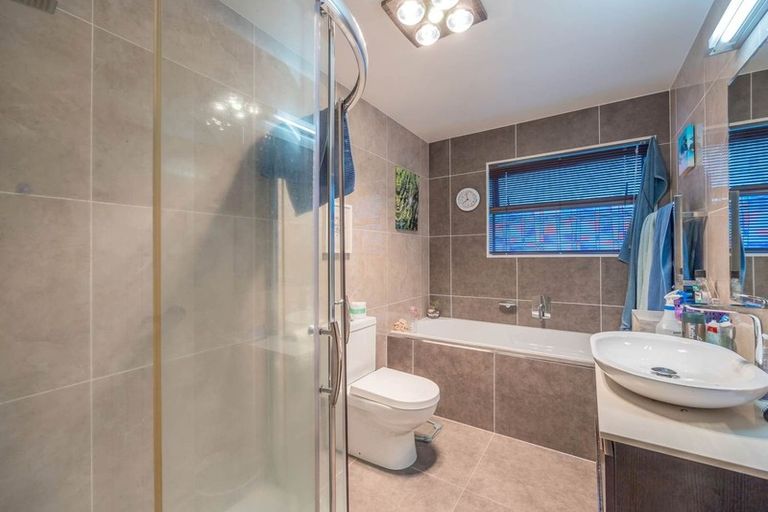 Photo of property in 14 Golden Morning Drive, Albany Heights, Auckland, 0632