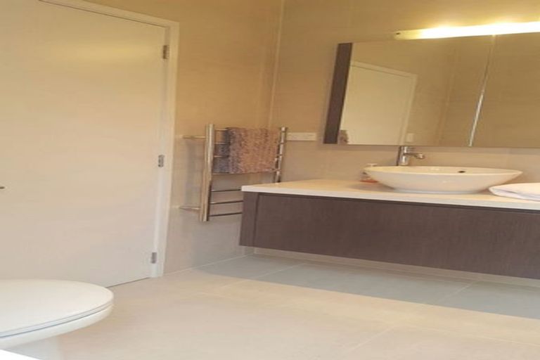 Photo of property in 3 Hobson Heights Road, Lucas Heights, Auckland, 0632