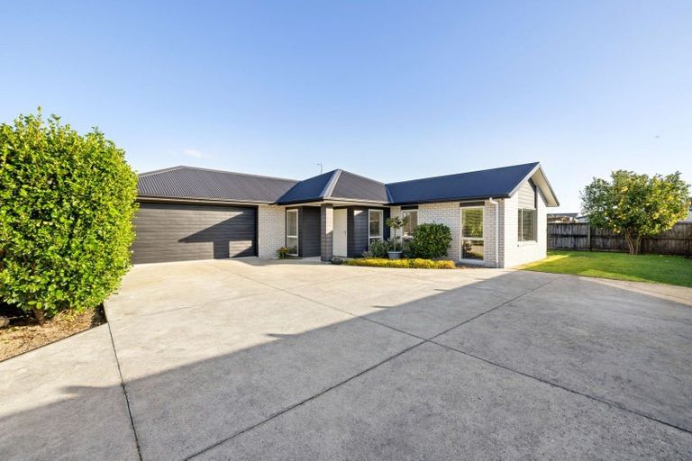 Photo of property in 9a Dover Road, St Andrews, Hamilton, 3200