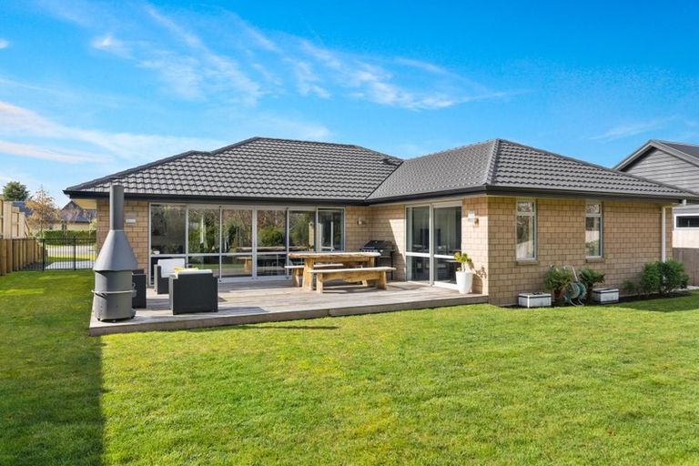 Photo of property in 61 Hamon Place, Pukehangi, Rotorua, 3015