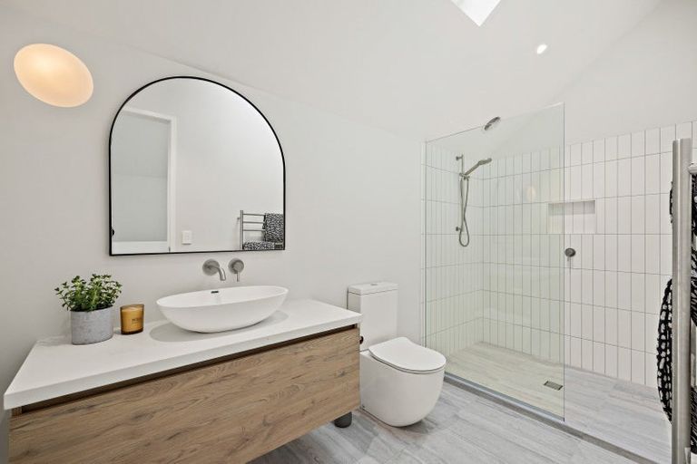 Photo of property in 75 Sandpiper Avenue, Point Wells, 0986