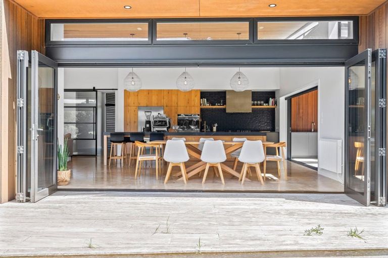 Photo of property in 15 Edgewater Place, Matapouri, Whangarei, 0173