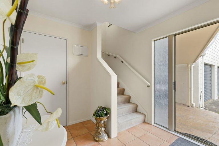 Photo of property in 102a Parkvale Road, Karori, Wellington, 6012