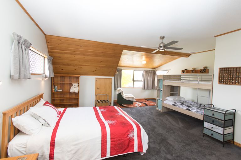 Photo of property in 3 Hamilton Drive, Lake Tekapo, 7999