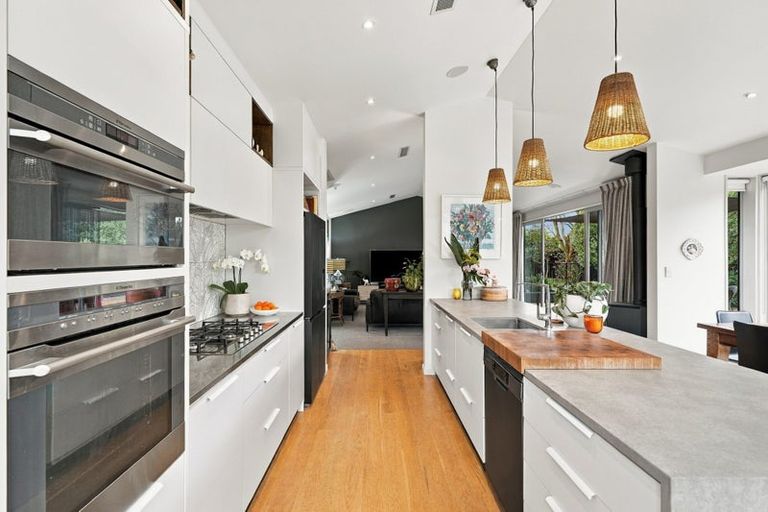 Photo of property in 9 Hadlow Place, Burnside, Christchurch, 8041