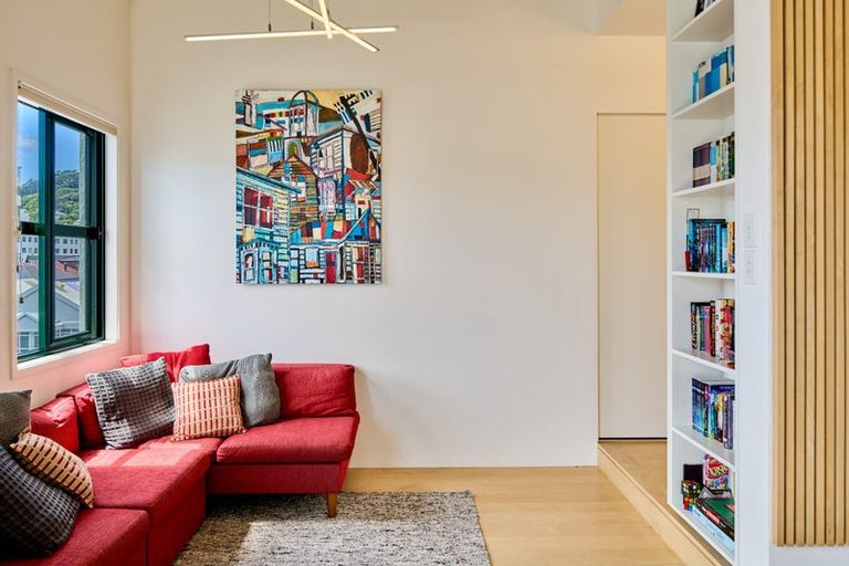 Photo of property in Tennyson Apartments, 11/25 Tennyson Street, Te Aro, Wellington, 6011